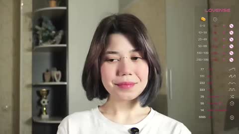 Snapshot of lynngroves chatting on 02-25-25, 05:41 Lola online show from 02-25-25, 05:41