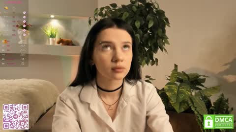 Snapshot of lynngroves chatting on 02-28-25, 06:41 Lola online show from 02-28-25, 06:41