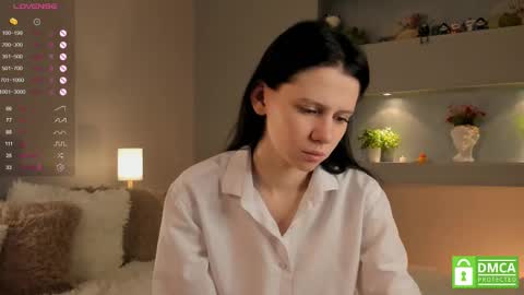 Snapshot of lynngroves chatting on 03-02-25, 03:59 Lola online show from 03-02-25, 03:59