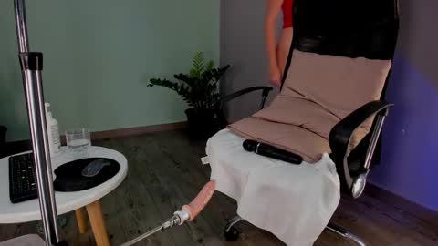 Snapshot of lynnsam_ chatting on 02-05-25, 04:59 lynnsam_ online show from 02-05-25, 04:59