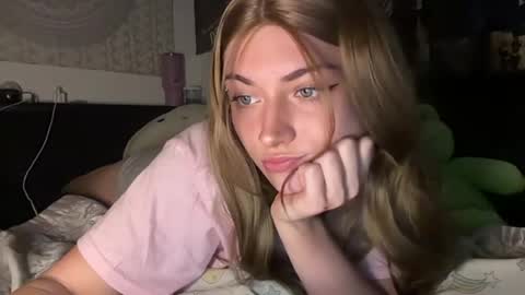 Snapshot of lynnxadams chatting on 07-15-26, 02:28 lynnxadams online show from 07-15-26, 02:28