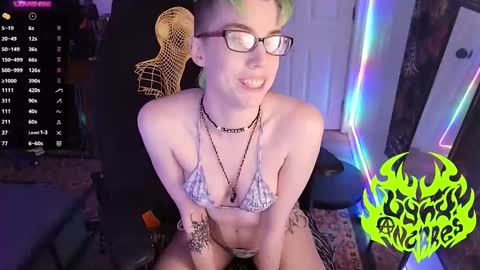 Snapshot of lynxanarres chatting on 10-01-25, 02:28 Lynx Anarres online show from 10-01-25, 02:28