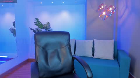 Lyssa  Everyday From 0700 to 1630 Col Time online show from 02-12-25, 02:54