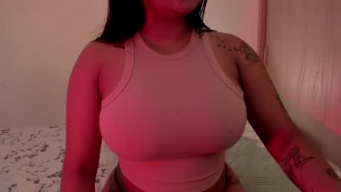 Snapshot of m1emilia chatting on 04-24-26, 02:19 Emilia online show from 04-24-26, 02:19