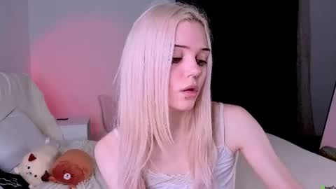 Snapshot of m1m1_angels chatting on 07-05-26, 01:01 Mimi GTM1 0200am-0945am Mon Tue Wed Thu Fri online show from 07-05-26, 01:01