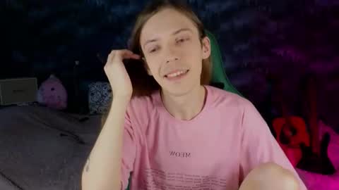 Snapshot of m1shq chatting on 09-19-25, 05:57 m1shq online show from 09-19-25, 05:57