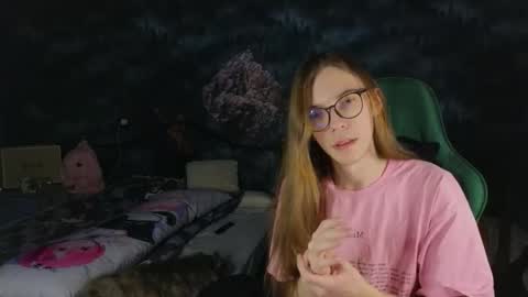 Snapshot of m1shq chatting on 10-02-25, 09:44 m1shq online show from 10-02-25, 09:44