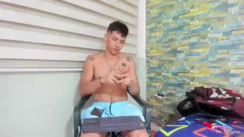 Snapshot of maaster420 chatting on 02-15-25, 11:39 itgram pezlo josue online show from 02-15-25, 11:39