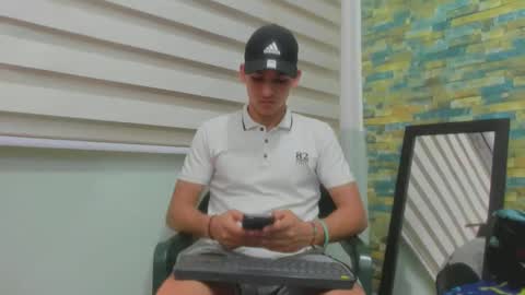 Snapshot of maaster420 chatting on 02-16-25, 05:48 itgram pezlo josue online show from 02-16-25, 05:48