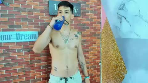 Snapshot of maaster420 chatting on 02-19-25, 06:54 itgram pezlo josue online show from 02-19-25, 06:54