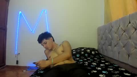 Snapshot of maaster420 chatting on 10-05-25, 08:29 itgram pezlo josue online show from 10-05-25, 08:29
