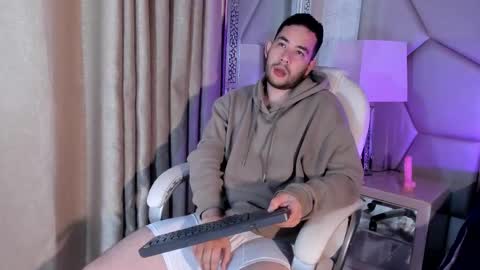 Snapshot of maatt_de_luca chatting on 09-14-25, 01:43 Matt De Luca online show from 09-14-25, 01:43