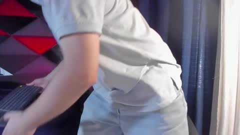 Snapshot of maatt_de_luca chatting on 09-27-25, 05:18 Matt De Luca online show from 09-27-25, 05:18