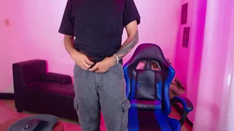 Max online show from 04-10-26, 01:49