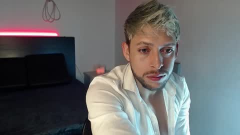 Snapshot of maaxxxrider chatting on 10-29-25, 06:04 YES MASTER online show from 10-29-25, 06:04