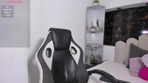 Mazikeen  online show from 11-05-25, 04:34