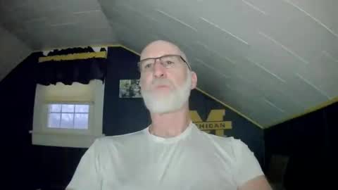 mac8181 online show from 01-18-25, 12:04