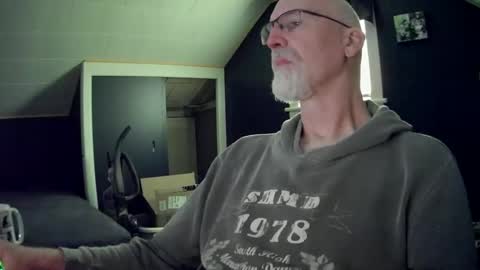 Snapshot of mac8181 chatting on 04-25-26, 11:13 mac8181 online show from 04-25-26, 11:13