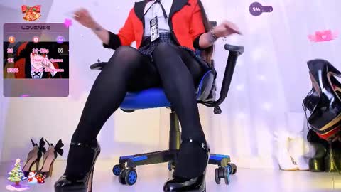 MacarenaIndependent model  online show from 12-13-25, 07:53