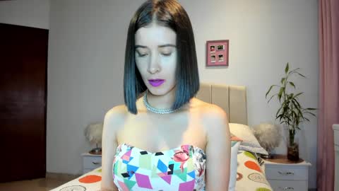 Snapshot of macarena_vallejo_ chatting on 12-04-24, 01:47 Macarena online show from 12-04-24, 01:47