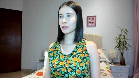 Snapshot of macarena_vallejo_ chatting on 01-29-25, 01:58 Macarena online show from 01-29-25, 01:58