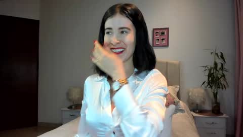Snapshot of macarena_vallejo_ chatting on 03-12-25, 02:20 Macarena online show from 03-12-25, 02:20