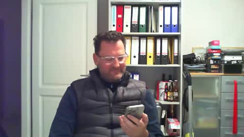 macfly67 online show from 12-09-24, 09:05