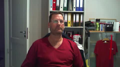 macfly67 online show from 02-19-25, 03:28