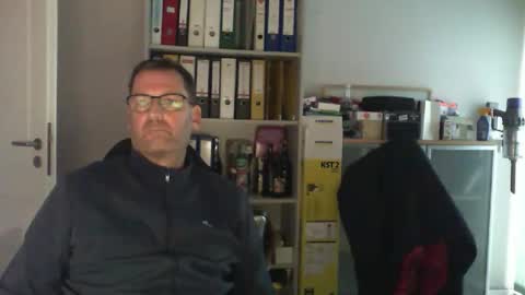 macfly67 online show from 10-05-25, 04:16