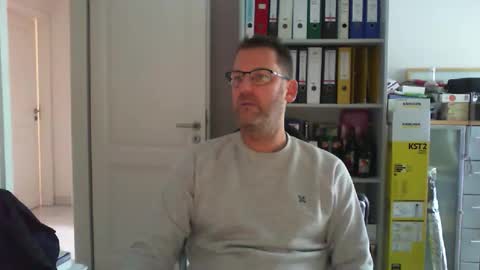 macfly67 online show from 11-10-25, 12:37