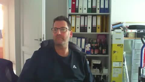 macfly67 online show from 11-29-25, 08:50