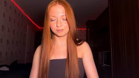 Snapshot of machelleunderdahl chatting on 06-21-26, 11:18 Nicole online show from 06-21-26, 11:18