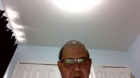 Snapshot of machet1 chatting on 06-14-26, 02:08 machet1 online show from 06-14-26, 02:08