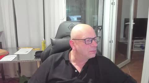 Snapshot of machinegun3dx chatting on 02-03-26, 12:42 Andy online show from 02-03-26, 12:42