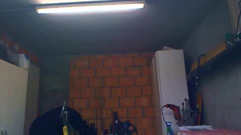 Snapshot of machinegun3dx chatting on 02-04-26, 11:53 Andy online show from 02-04-26, 11:53