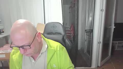 Snapshot of machinegun3dx chatting on 02-15-26, 09:22 Andy online show from 02-15-26, 09:22