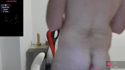 Snapshot of machohiberiko chatting on 10-23-25, 08:29 Jota online show from 10-23-25, 08:29