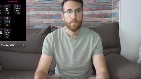 Snapshot of machohiberiko chatting on 10-27-25, 04:22 Jota online show from 10-27-25, 04:22