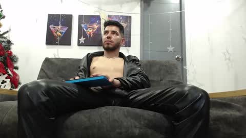 instagram mackdanielsx online show from 12-17-25, 02:28