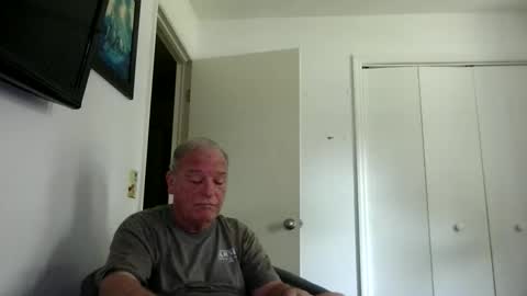 Snapshot of mackdocc001 chatting on 04-18-26, 05:17 mackdocc001 online show from 04-18-26, 05:17