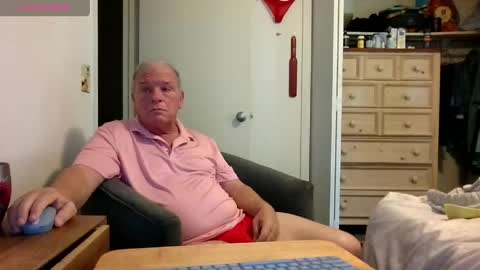 Snapshot of mackdocc001 chatting on 05-04-26, 03:52 mackdocc001 online show from 05-04-26, 03:52