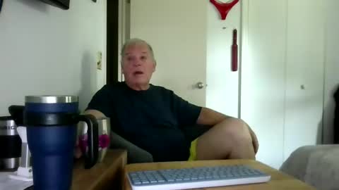 Snapshot of mackdocc001 chatting on 06-08-26, 01:22 mackdocc001 online show from 06-08-26, 01:22