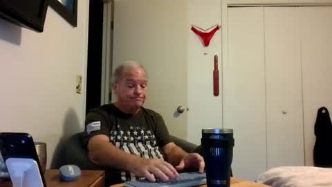 Snapshot of mackdocc001 chatting on 06-26-26, 05:39 mackdocc001 online show from 06-26-26, 05:39