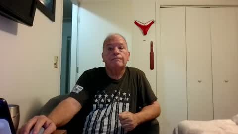 Snapshot of mackdocc001 chatting on 07-04-26, 10:43 mackdocc001 online show from 07-04-26, 10:43