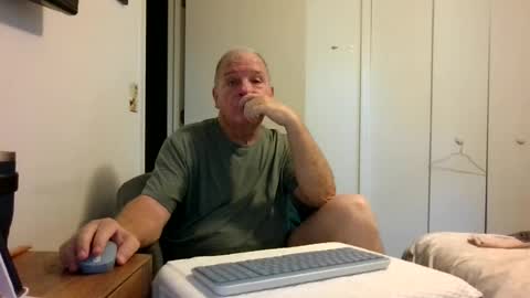 Snapshot of mackdocc001 chatting on 07-18-26, 01:04 mackdocc001 online show from 07-18-26, 01:04