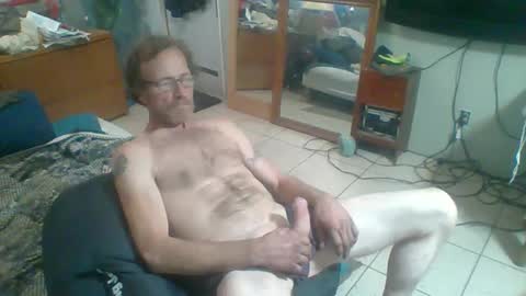 mackdog1369 online show from 12-19-24, 03:41