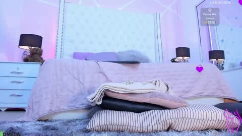 Mackenzie online show from 01-09-25, 04:41