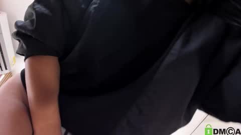 Mackenzie online show from 10-09-25, 04:21