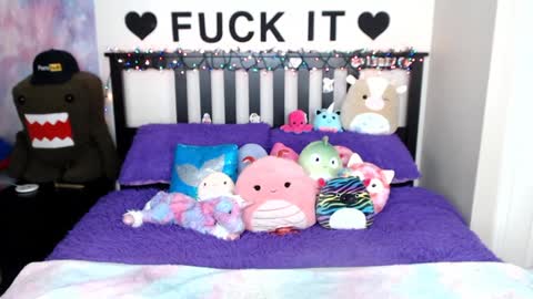 Mackenzie Wolfe online show from 12-17-24, 08:01