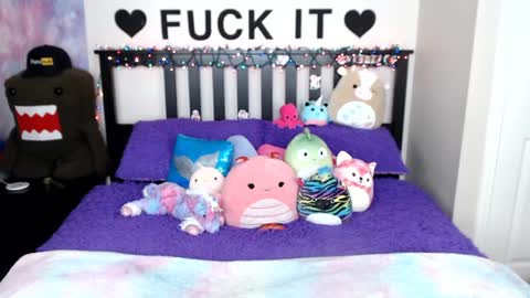 Mackenzie Wolfe online show from 12-20-24, 07:12